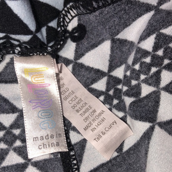 Lularoe tall & curvy blue geometric print leggings - Picture 4 of 4